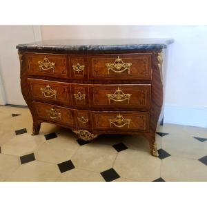 Louis XV Chest Of Drawers In Violet Wood And Rosewood Veneer, Circa 1760.