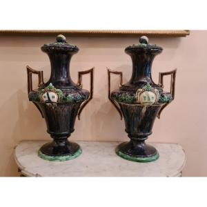 École De Tours. Grande Paire De Vases Couverts De Forme Ovoïde Sur Piédouche. Vers 1860. 