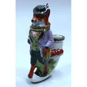 19th Century Porcelain Pipe Representing A Hatted Fox