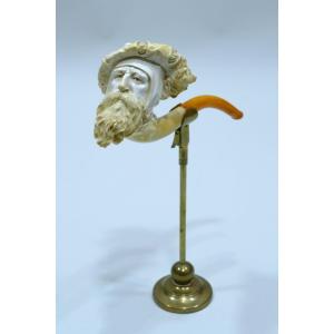 Meerschaum Pipe Depicting An Italian Renaissance Figure