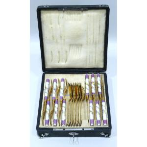 Meissen Porcelain And Vermeil Cutlery Set Dating From The 18th Century