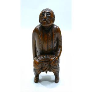 Corozo Snuffbox Representing A Crouching Gentleman With His Trousers Down