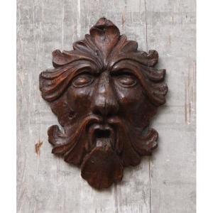  Mascaron "leafy Mask" In Carved Wood, 17th Century