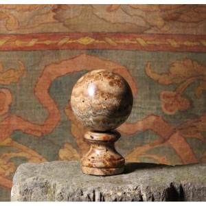 Sphere Mounted On A Base In Banded Onyx Or Alabaster, Italy, 20th Century