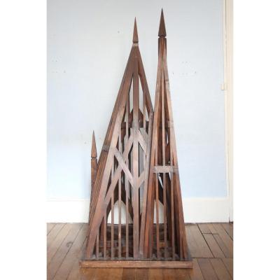 Grand Chef-d'oeuvre De Maîtrise Figurant Un Clocher De Cathėdrale Et Sa Flèche.