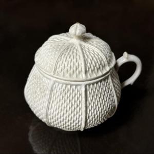 Fine Earthenware Cream Pot From Pont Aux Choux, Paris, 18th Century, Rice Grain Motif