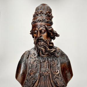 17th-century Carved Wooden Bust Of A Pope - High Period 17th