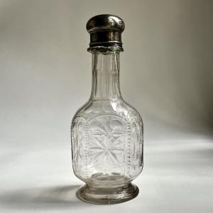 Large 18th Century Cut-glass Flask 18th Century