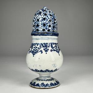 Bordeaux Earthenware Saupoudreuse, 18th Century - Saupoudroir Blanc Bleu 18th Century