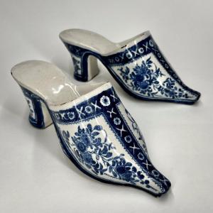 Pair Of Delft Or Dutch Earthenware Mules, Early 18th Century Shoe Clog 18th Century