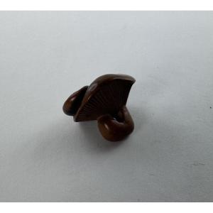 Japanese Boxwood Netsuke Depicting A Stylized Mushroom Japan, Edo Period