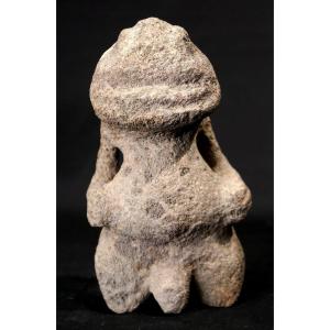 Anthropomorphic Figure In Volcanic Stone, Oceanic Tribal Art, 17th Century