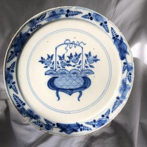 18th Century Delft Earthenware Plate With Floral Cauldron Decor 