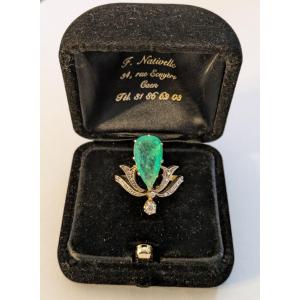 Duchess Ring With A Pear-shaped Emerald And Small Diamonds.