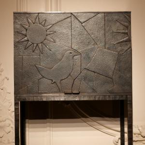 High-perched Cabinet