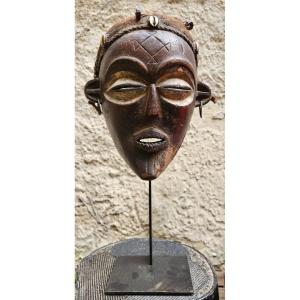 Pwo Mask Of The Tchowke Of Angola