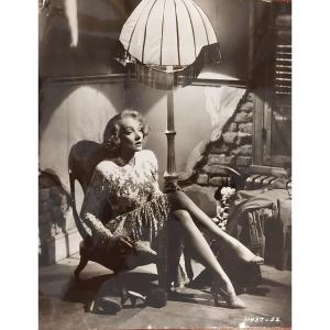 Marlène Dietrich Lot Of 8 Photos From 1937 To 1953.