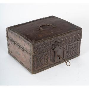 A 17th Century Messenger Box