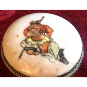 Chinese Porcelain Pill Box Decor Of Singeries