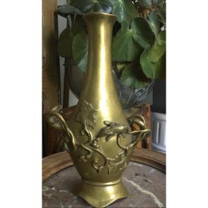 China Bronze Vase With Small Rodent Decor