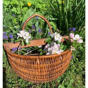 Folk Art, Small Hanging Basket In Woven Wicker