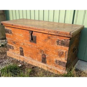 Rustic Storage Chest 