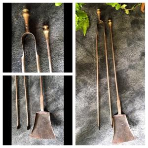 Set Of A Shovel And A Chimney Tong In Iron And Bronze