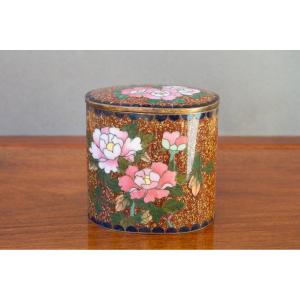 Cloisonne Box With Roses And Irises, Japan, Meiji Era (1868-1912).