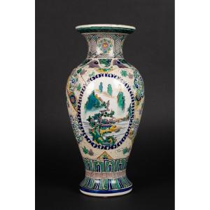 Kutani Vase With Fuku Mark, Japan, Meiji Era (1868-1912).