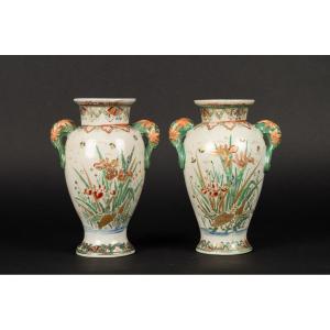 Pair Of Vases With Iris, Satsuma, Japan, Meiji Era (1868-1912).