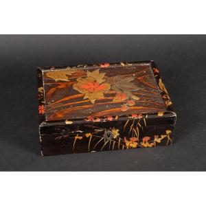 Tebako Box With Hibiscus, Maki-e Lacquer, Japan, Meiji Era (1868-1912).