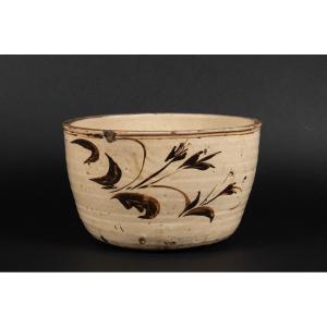Painted Pot, Cizhou Stoneware, China, Yuan Dynasty (1279-1368).