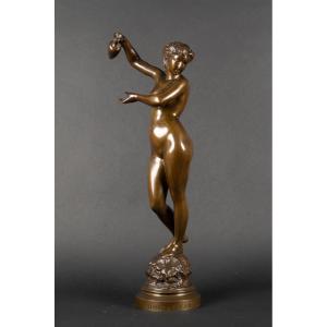 Woman With Amphora, Bronze, Val d'Osne, 58 Boulevard Voltaire, Paris, 19th Century.