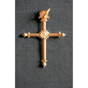 Jewel - Jeannette Cross In 18k Yellow Gold