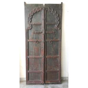 Large Pair Of Front Doors For A House, Made Of Heavy, Painted Hardwood. India, 18th-19th Century.