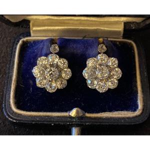 Antique Earrings In Gold And 2.50 Carats Of Diamonds