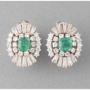 Vintage Gold Earrings 4.50 Carats Of Diamonds And 2.80 Carats Of Emeralds