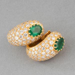 Pair Of Vintage Earrings With 3 Carats Of Diamonds And Emeralds