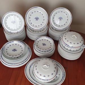 Wedgwood Decor Old Rouen Service 101 Pieces Earthenware / 1910