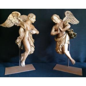 Pair Of Angels In Carved Wood Varnish XVIIth (h 54 Cm)