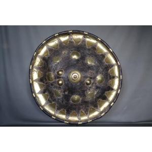 A Large African Shield Made Of Thick Animal Skin - Abyssinia, Late 19th-early 20th Century