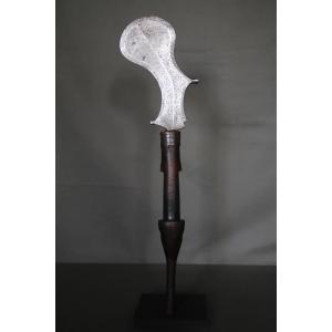 Rare Sickle Knife Known As "uggo" - Mamvu (momvu) People, Congo Drc, 1st Half Of The 20th Century