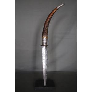 Strong Vietnamese Dagger - Vietnam, 19th Century
