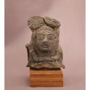 Terracotta Head Of A Female Goddess - India, Maurya Empire, 3rd-2nd Century Bc (2)