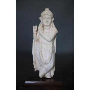 Small Ivory Figurine Of Krishna Venugopala - India, Late 19th Century