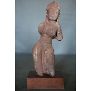 Pink Sandstone Sculpture Of An Apsara - Medieval India, 10th-13th Century