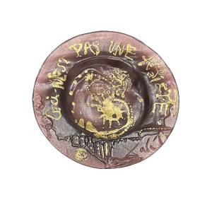 Salvador Dali - This Is Not A Plate - Glass Paste Plate - Circa 1970 - Daum 