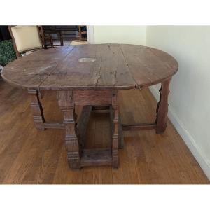 Rare 17th Century Table, Gateleg Style, Opening Legs