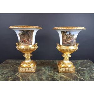 Paris 19th, Pair Of Medici Vases In Polychrome Porcelain