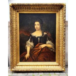 Oil On Canvas Portrait Of An Elegant Woman - Circa 1900
